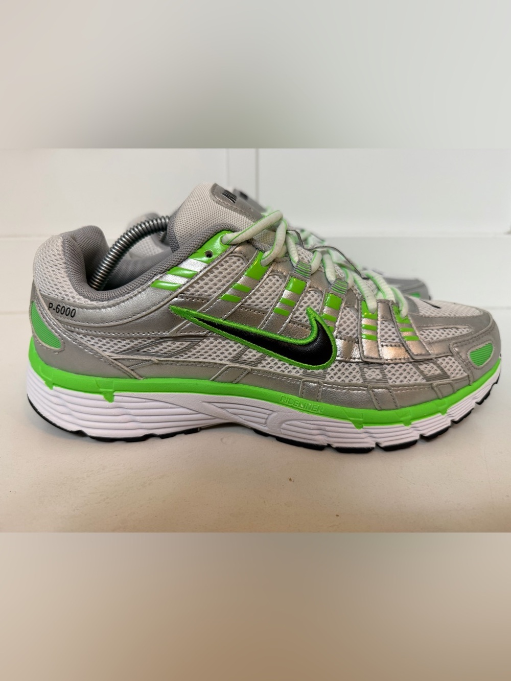 Nike P-6000 SE Metallic Silver Green Strike Retro Y2K Mesh Running Shoes Size 11